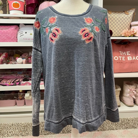 Lucky brand gray embroidered rose sweartshirt Large - Picture 2 of 5